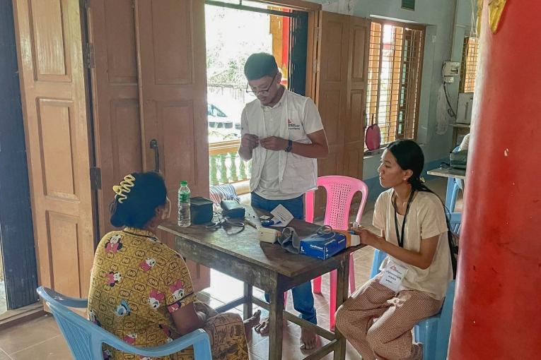 Clinique mobile MSF dans le camp de déplacés du canton de Chan Mya Thar Si, à Mandalay.