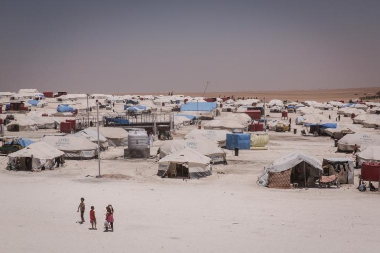 Le camp d’Ain Issa dans le nord est de la Syrie accueille environ 8 000 personnes fuyant les violences et les zones contrôlées par l’organisation Etat islamique.