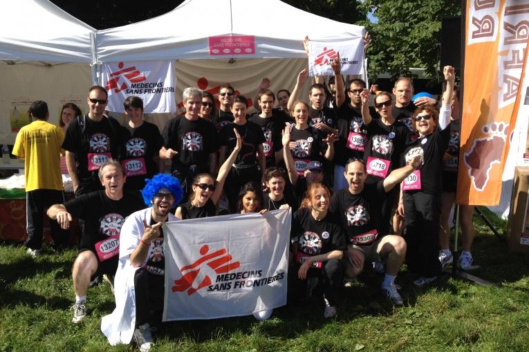 Les coureurs de MSF lors de la Course des Héros le 17 juin 2012 au Parc de Saint Cloud