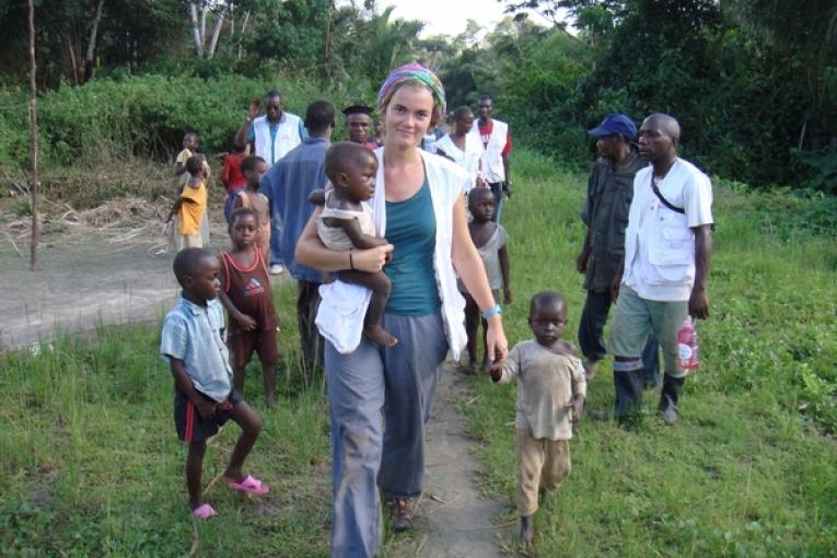 MSF est allée à la rencontre de pygmées akas vivant dans le nord du Congo Brazzaville pour les traiter contre le pian.