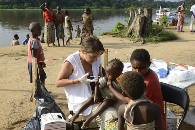 Campagne de traitement du pian chez les pygmées au Congo Brazzaville. 2012