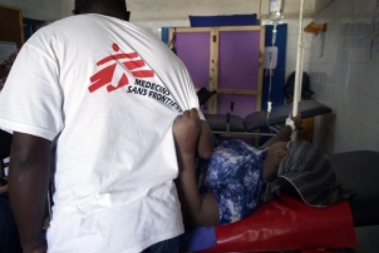 La ville de Mogadiscio dévastée par la guerre fait face à une importante escalade de violence depuis le début de la semaine. Depuis lundi 23 août MSF a soigné 127 blessés  de loin l\'afflux le plus important depuis le début de l\'année  dans l\'h