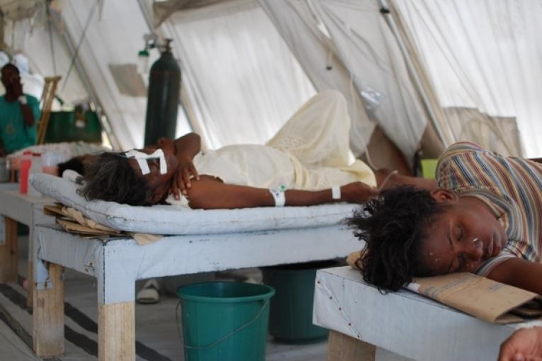 A Martissant l'un des quartiers les plus pauvres de Port au Prince MSF a ouvert un Centre de Traitement du Choléra (CTC) de 82 lits.