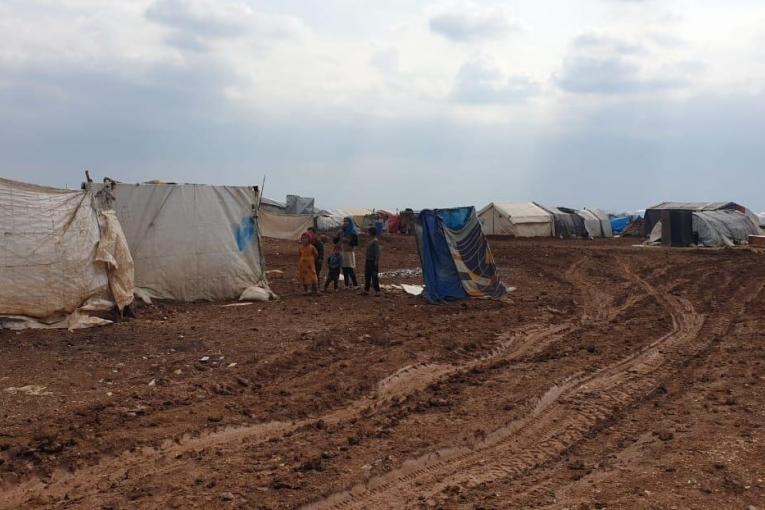 Vue générale d'un camp de personnes déplacées dans la région d'Azaz.