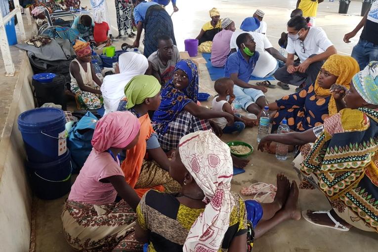 Stade de la ville de Pemba. Des centaines de personnes sont arrivées dans la capitale de l'État de Cabo Delgado, après avoir fui les attaques menées par le groupe Al-Shabaab dans la ville de Palma. Mozambique. 2021.