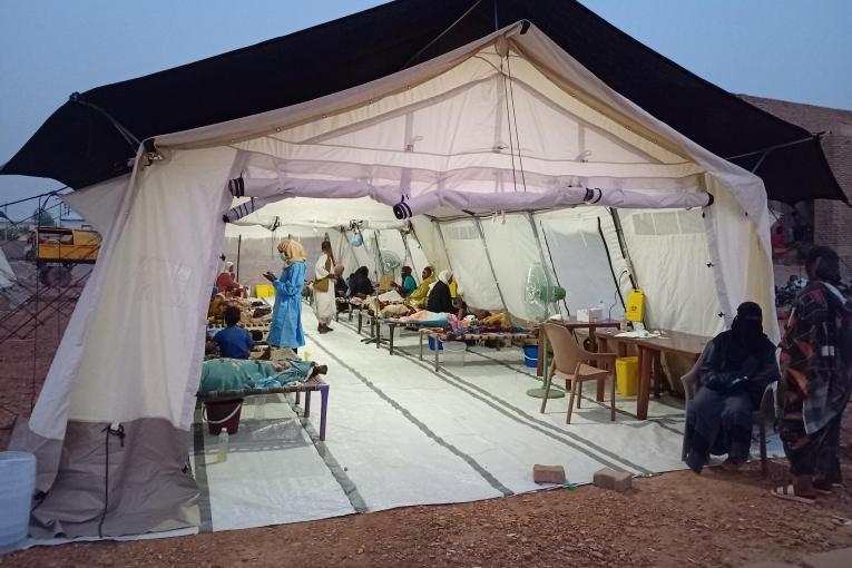 Vue d'un centre MSF de traitement MSF du choléra dans la ville d'Atbarah au Soudan. 2024.
