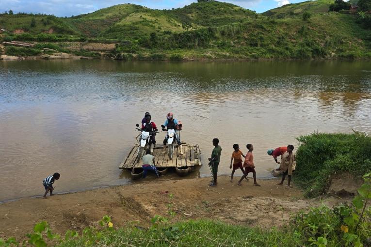 Grâce à des soins nutritionnels et médicaux d'urgence, à des dépistages communautaires et à une éducation alimentaire, MSF assure la continuité des soins dans les régions les plus isolées.