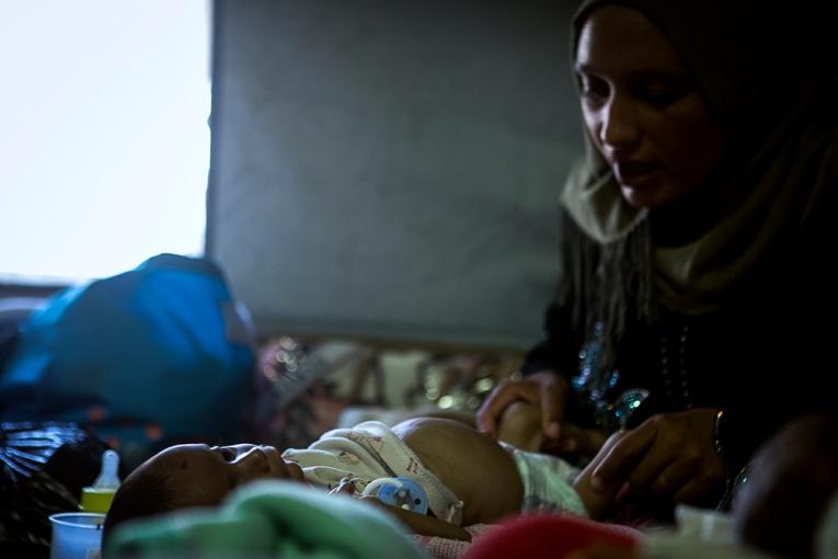 Ali un bébé âgé de 4 mois souffrant de déshydratation.
