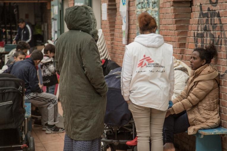 Une équipe MSF à Vintimille à la frontière franco italienne en novembre 2016. MSF