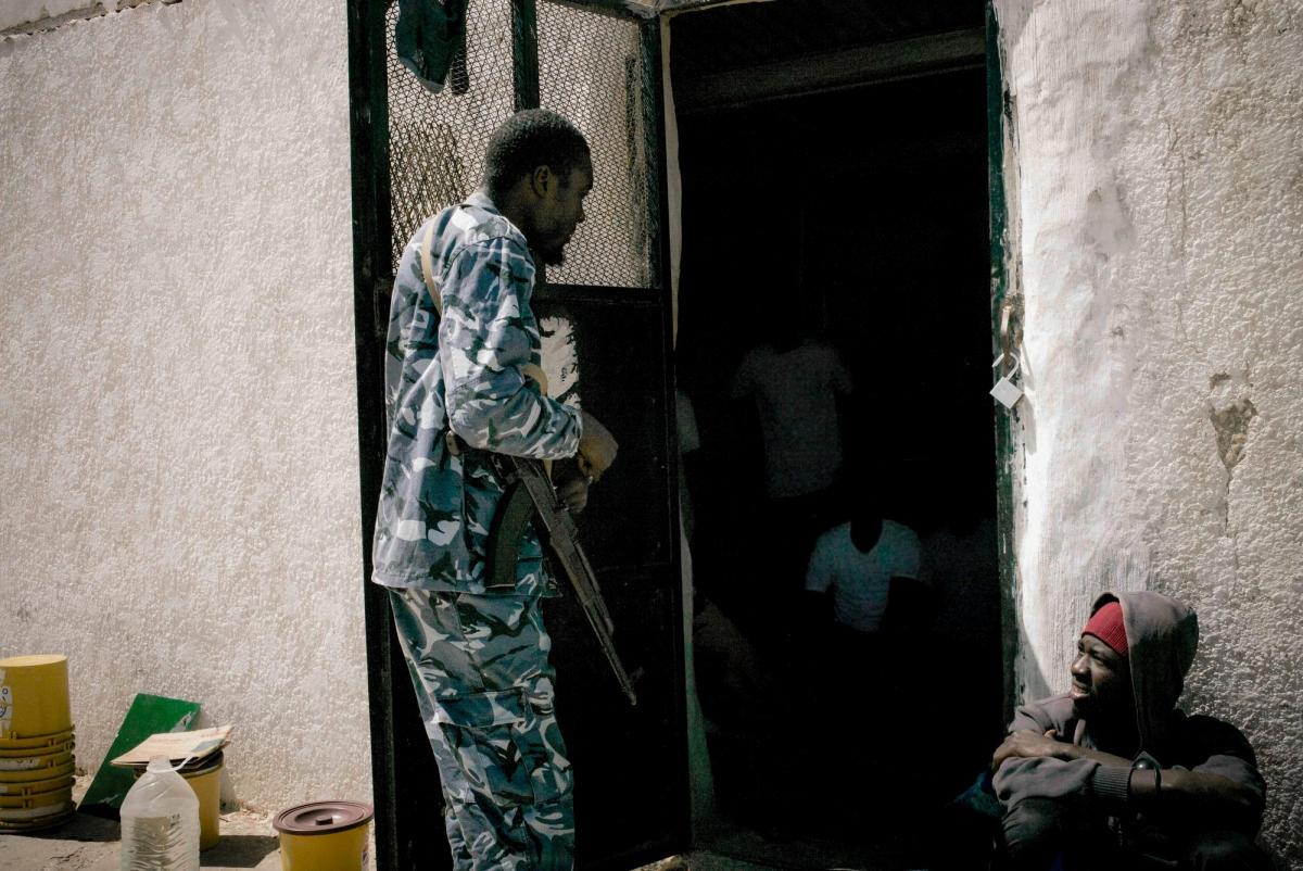 Un nouveau groupe de gardiens dans le centre de détention d'Abu Salim.
 
 © Guillaume Binet/Myop