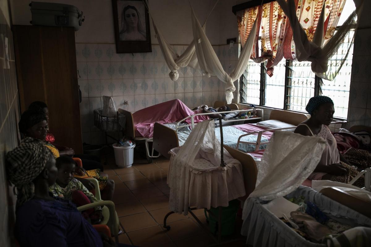 À l’hôpital Saint Mary Soledad de Bamenda soutenu par MSF, dans le Nord-Ouest du Cameroun.
 © Albert Masias/MSF