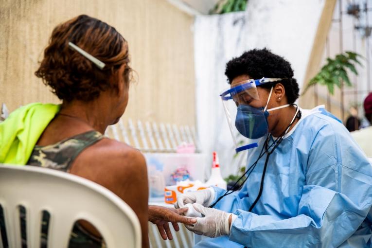 Intervention des équipes MSF auprès des populations vulnérables dans la ville de Rio de Janeiro. 2020. 
 © Mariana Abdalla/MSF