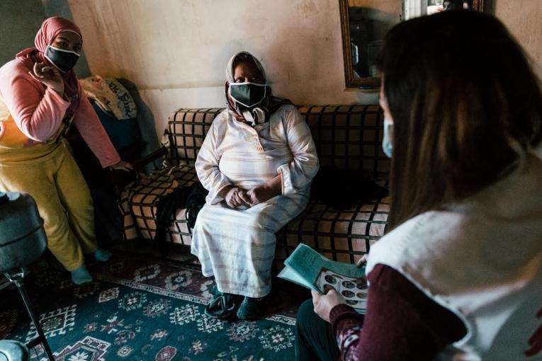 Les équipes MSF rendent visite à Fatima, atteinte de diabète avec complications. Elle habite à Hermel, dans la plaine de la Bekaa. Liban.
© Karine Pierre/Hans Lucas
