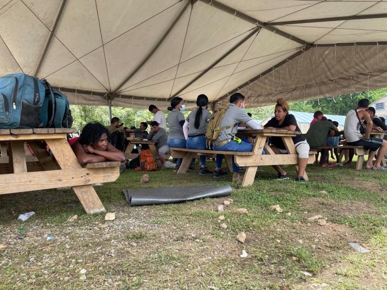 Des migrants sous une tente à San Vicente. Panama.
 
 © Santiago Valenzuela/MSF