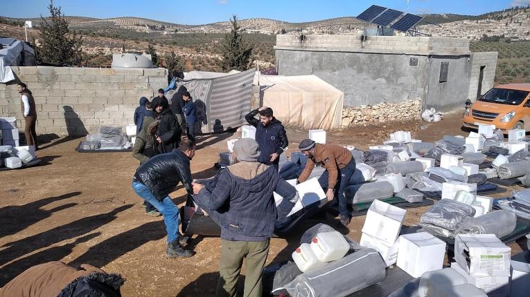 Une distribution MSF dans le district d'Afrin. 8 février 2023. 
 © MSF