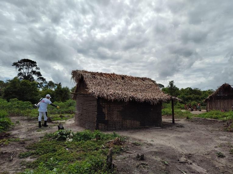 Lutte contre la transmission du paludisme en Amazonie par les équipes MSF. 2023.
© Marilia Izidorio
