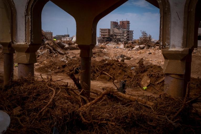 La ville de Derna a été ravagée par les inondations provoquées par la tempête Daniel dans la nuit du 10 au 11 septembre 2023. Quelque 4 300 personnes sont mortes et plus de 8 000 ont disparu.
Libye. Septembre 2023.
© Ricardo Garcia Vilanova