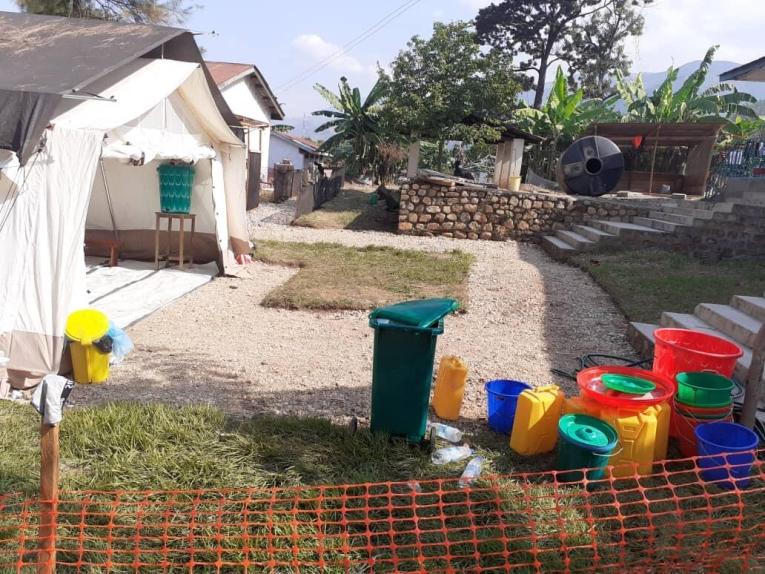 Unité d'isolement à l'hôpital d'Uvira, soutenu par MSF dans la lutte contre le mpox dans le Sud-Kivu, en RDC. 
 © MSF