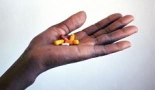 MSF se félicite de la décision prise par l'Office indien des brevets de rejeter le brevet qu'il avait accordé à la compagnie pharmaceutique Roche pour le médicament valganciclovir.