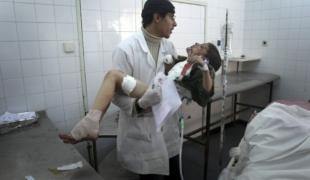 Mustafa Hassona
Le 27 décembre dernier l'armée israélienne lançait l'offensive « plomb durci » sur la bande de Gaza. Après plus de trois semaines d'affrontements le bilan est très lourd : plus de 5 300 blessés et près de 1 300 morts palestinien