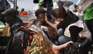 Alors que le Conseil Européen se réunit à nouveau ce vendredi pour discuter des questions migratoires Médecins Sans Frontières condamne les termes de l’accord bilatéral (MOU) signé le 17 juin entre l’Italie et le Comité National de Transition