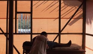 Consultation prénatale lors d'un dispensaire mobile dans le camp de Bukombo près de Masisi