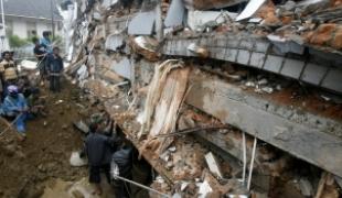 REUTERS/Crack Palinggi. Courtesy www.alertnet.org