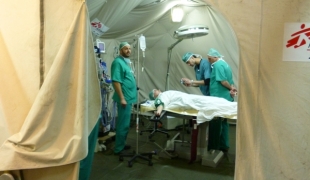 L'équipe chirurgicale MSF au bloc bande de Gaza mars 2012.