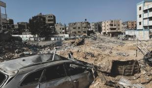 Palestine, Khan Younis, sud de Gaza, 22 avril 2024. Khan Younis est difficilement reconnaissable après le retrait des forces israéliennes de la zone, laissant un vaste champ de ruines.