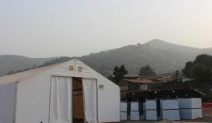 Le centre de traitement d'Ebola à Kissy.