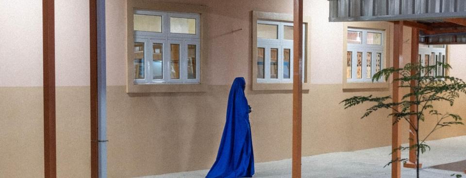 Vue extérieure du centre spécialisé dans la prise en charge des femmes enceintes et des nouveaux-nés à Maiduguri. Nigeria. Octobre 2024.