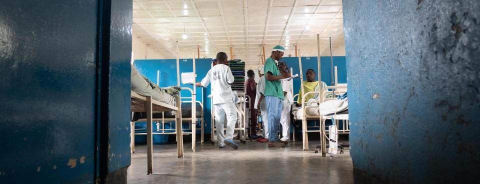 Vue d’une salle d’hospitalisation de l’hôpital général de Masisi. Nord-Kivu, RDC, septembre 2025.